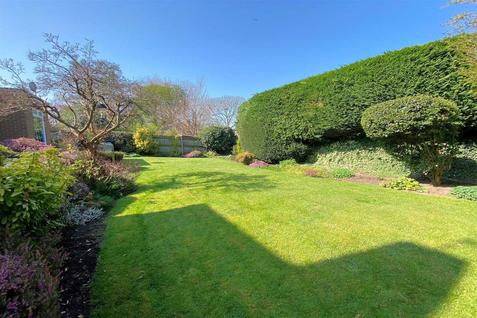 4 bed property in Alderlea Close (Off Love Lane), Stourbridge